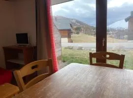 Studio au rez-de-chaussée avec parking, animaux admis - FR-1-504-581