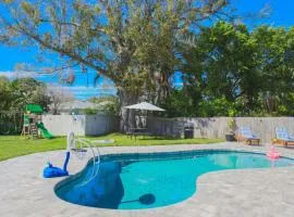 Pool, Playset, 15 min to Pier 60 at Cove Cay Oasis