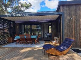 Chalet de Prestige à Agde, Résidence privée avec Spa et Piscines proche plages，位于阿格德的酒店