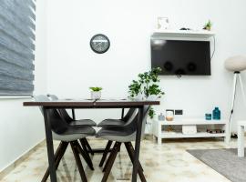 Cozy Luxury - East Legon Apt - WiFi, Netflix & AC，位于阿克拉的酒店