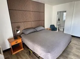 Mac’s Motel