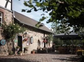 Camping Cottesserhoeve，位于费伦的豪华帐篷营地