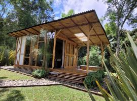 Exclusivo Cocora con Jacuzzi Salento Quindio，位于萨兰托的山林小屋