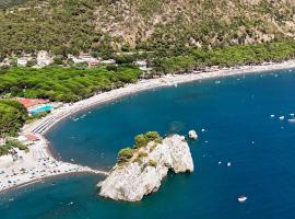 Gli Anelli di Saturno，位于卡梅罗塔码头的酒店