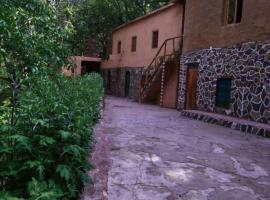 Gite oussalem Timichi，位于Timichi的酒店