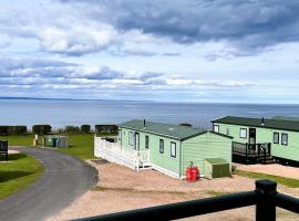 Luxury 2 bedroom holiday home with stunning views，位于圣安德鲁斯的酒店