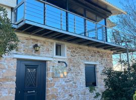 SolMar Aegina with private pool - jacuzzi，位于Khlóï的带按摩浴缸的酒店