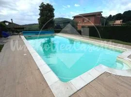 Villa Viviana con Piscina "UnaNotteaCasaMia"