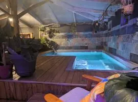 Insolite Bois Cailloux avec Spa