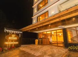 Divine The Celeste, Pelling
