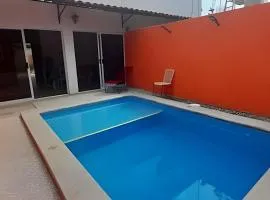 C11 · Casa 2 niveles, alberca y vista al manglar