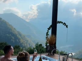 17HILLS Cottage，位于Acharistsqali的木屋