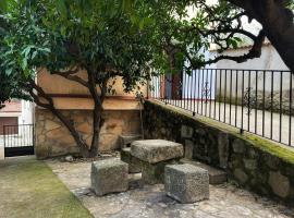 Los Naranjos de Jerte，位于赫尔特的酒店