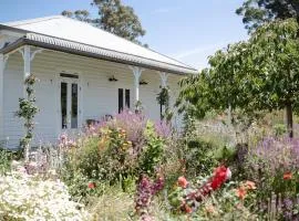 Little Oak - Place to Relax and Create Memories