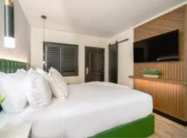 LYFE INN & SUITES by AGA- North Hollywood Universal Studios