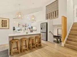 Forest Retreat with pool table & 10min to wineries