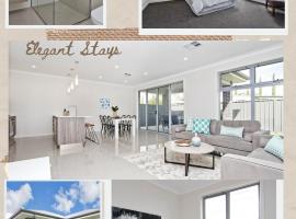 Family Retreat 3Bed-2Bath-2 CarPark 7 min to CBD!，位于Campbelltown的酒店