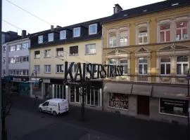 3BR - City Apartments - 10 min to ICE