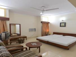 Jungle Babbler Tourist Resort，位于Dhāruhera的酒店