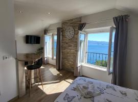 Old Town Sea Front M&M Apartment Korčula，位于科尔丘拉的公寓