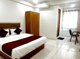 Hotel Shree Hari Om Residency，位于艾哈迈达巴德的酒店