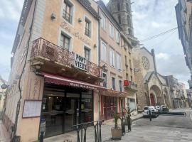 Hôtel Restaurant Les Arcades，位于利穆的酒店