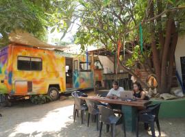 Hostal Ju&aacute;rez Puerto Escondido，位于Brisas de Zicatela的豪华帐篷营地