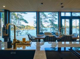 Villa Sifre New big villa in the heart of the archipelago by the sea，位于Anavainen的酒店