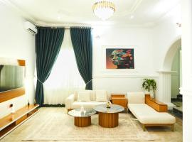 Tee-whyte private home，位于Gwarinpa的酒店