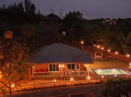 Lifeline Villas - Mystic Woods Luxurious 2bhk Villa With Breathtaking Valley View，位于马哈巴莱斯赫瓦尔的酒店