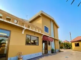 Lavimac Royal Hotel