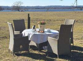 Saxeröd by the lake，位于Sövde的酒店