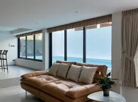 Mountain breeze villa phuket