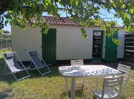 Petite Maison à 500m de la Plage, 300m du Centre – Idéale pour Séjour à Pied! - FR-1-476-5
