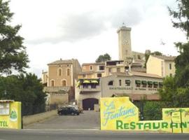 芳迪酒店，位于Saint-Martin-de-Brômes的酒店