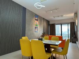 NEW 4Queen Bed 3 Room 2CP near Gurney with tvbox and KTV Set，位于丹绒道光的酒店