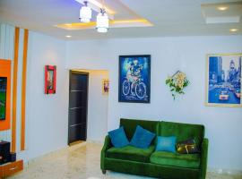 Capacious 5-BR HOME With 24hrs Pwr And Unlimited Internet，位于Agege的酒店