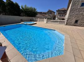 Gîte Ferrari 07 Ruoms，位于吕奥姆的酒店