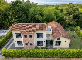 Fincas Panaca H10 - Luxury Villa with Pool & Jacuzzi