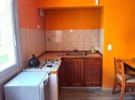 LAS MUTISIAS, Departamentos para 2 personas en zona céntrica de Bariloche，位于圣卡洛斯-德巴里洛切的酒店