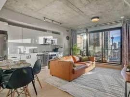 Miso 2 BD - Skyline View Patio Gym Pool & AC