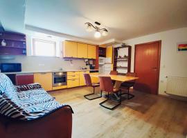Cozy Corner Studio with Kitchen& Private Bath，位于科佩尔的酒店