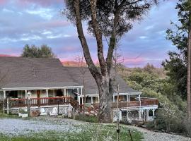 Sierra Mountain Lodge - Vacation Rentals - Yosemite，位于阿赫瓦尼的度假屋