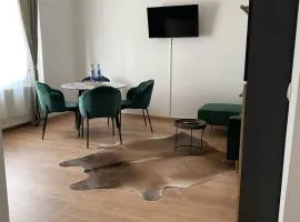 G Kennedy, 3 Personen Deluxe Markranstädt