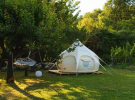 Vrelo Glamping，位于Mandići的酒店