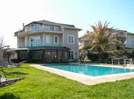 Villa Moon