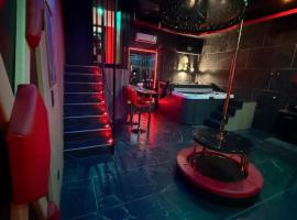 Love room，位于Maureilhan-et-Raméjan的酒店