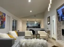 Luxury Home-Minutes from DFW & Dallas Love field