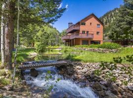 Boulder Luxury Getaway 7 acres River & Pond，位于博尔德的酒店