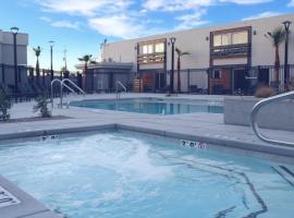 Bent Inn - LGBTQ Hotel，位于拉斯维加斯North Las Vegas Airport - VGT附近的酒店